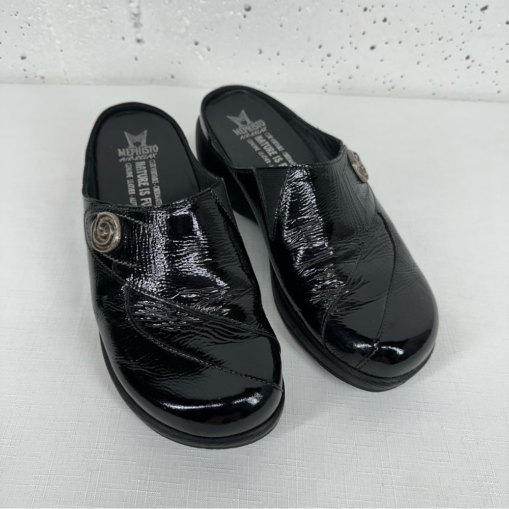Mephisto Women’s size 7 Black Patent Leather Mules